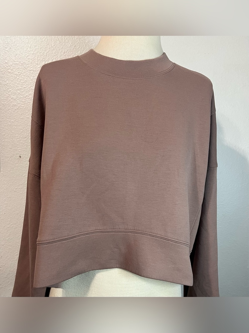 YPB by Abercrombie & Fitch Women’s Cropped Crewneck Sweatshirt - Brown